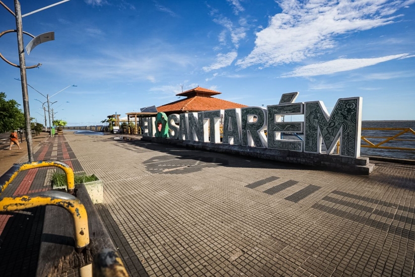 Anuncie em Front Light em Santar&eacute;m pela PA OUTDOOR!